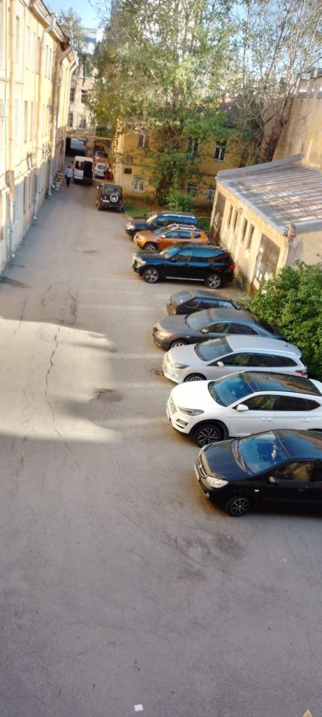 бесплатная общественная парковка