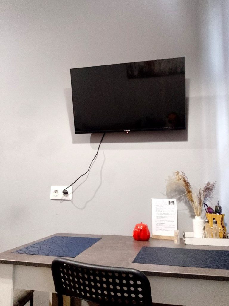 Снять квартиру посуточно с телевизором и WiFi